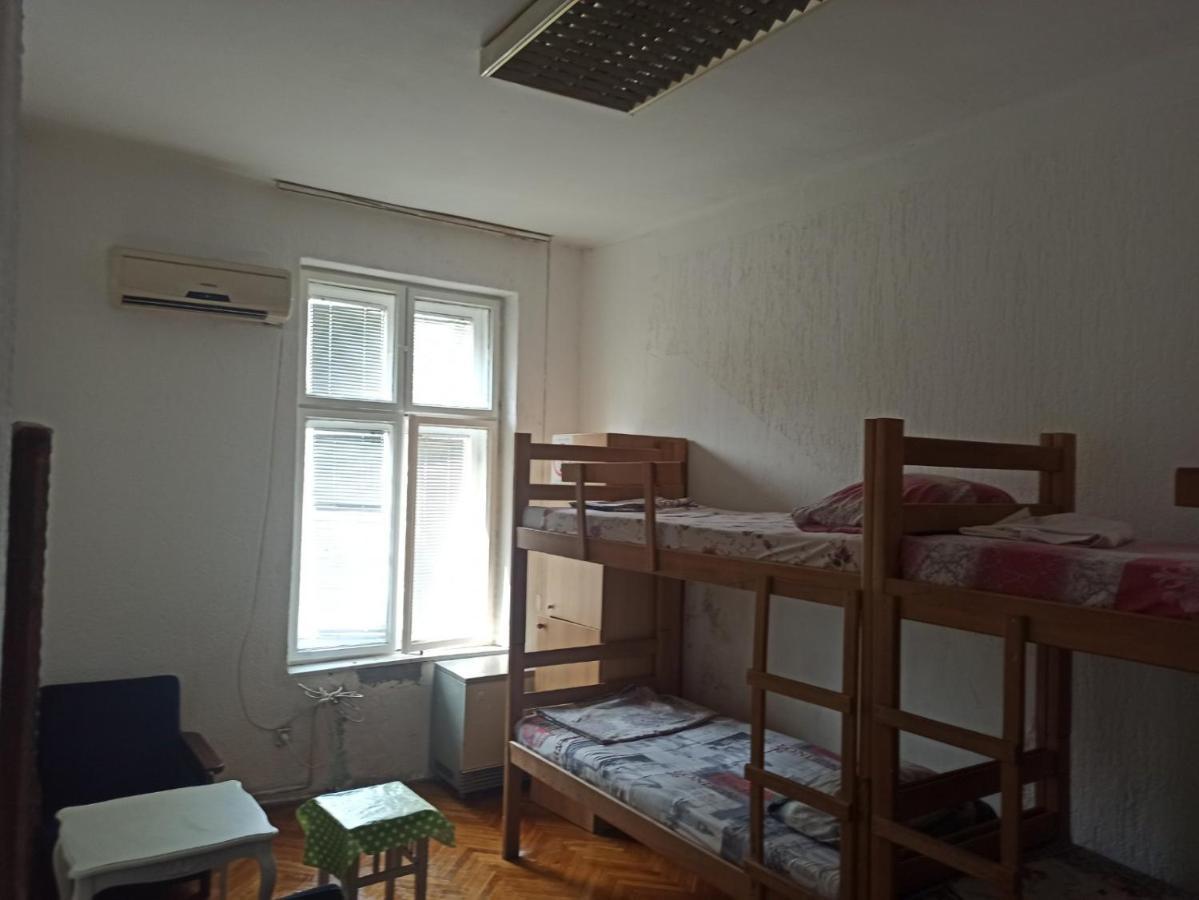 Hostel Yolo Beograd Bagian luar foto