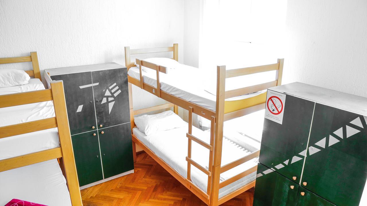 Hostel Yolo Beograd Bagian luar foto