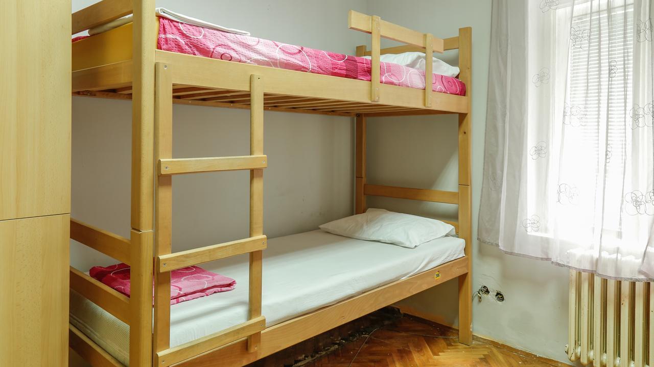 Hostel Yolo Beograd Bagian luar foto